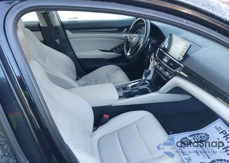 2018 Honda Accord Touring z USA, uszkodzony, nr VIN 1HGCV1F92JA103170